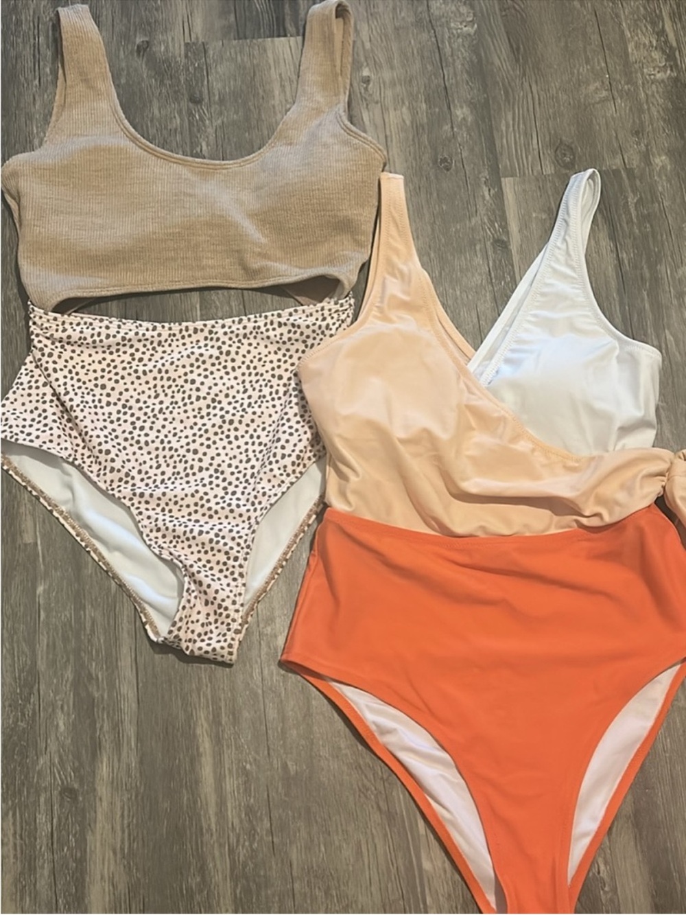 Lot of 2 Cupshe Women’s Medium One Piece Swimsuits